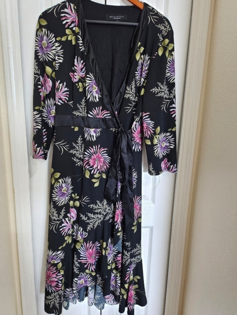 Beata Studio Los Angeles Floral Wrap Dress Size 14 Black Pink Midi Made in USA. - Picture 4 of 13